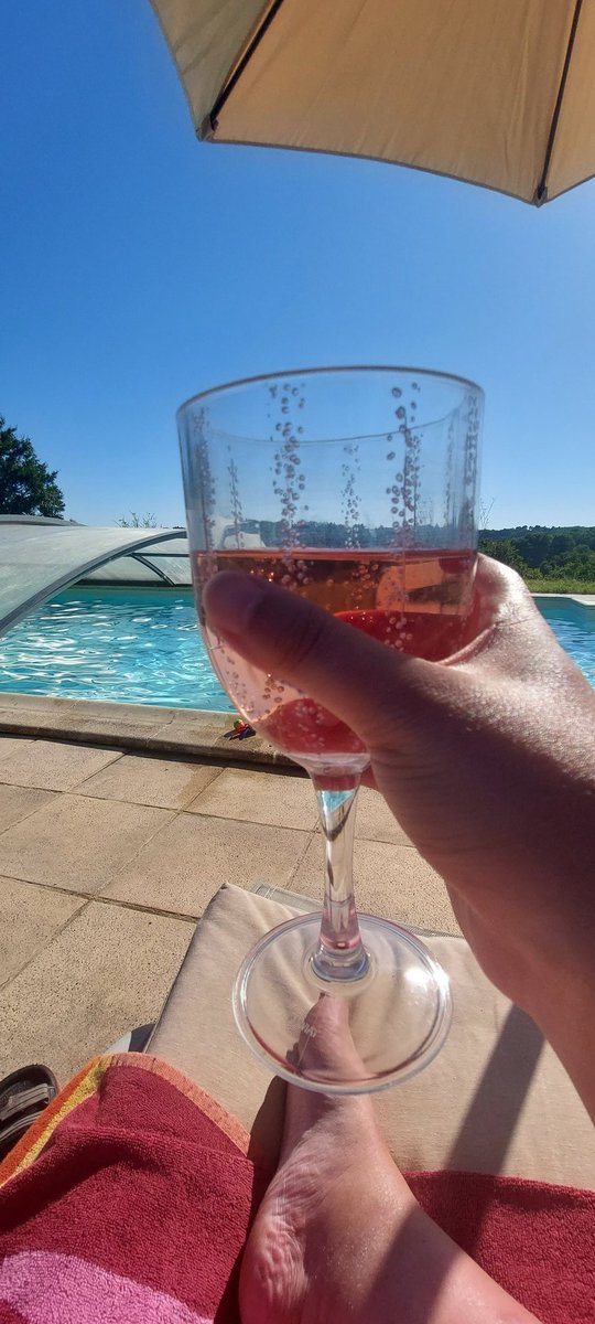pinkangel2401's tweet photo. On se retrouve lundi une fois qu on aura honoré comme il faut mes 33 ans en #Dordogne #ALAVOTRE https://t.co/AhjdCqKWzu