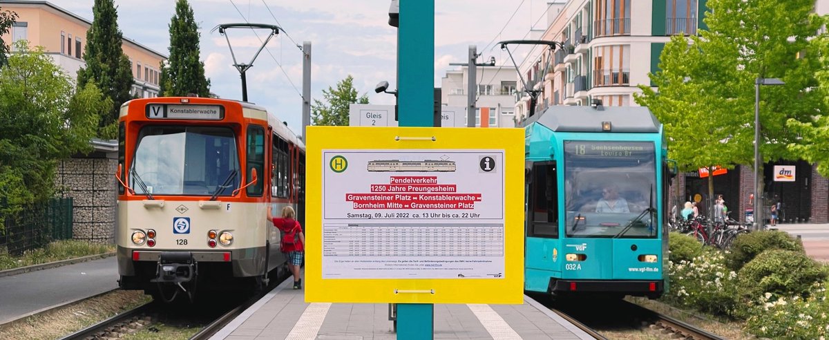 franknagel_de's tweet photo. Wir fahren noch bis 22 Uhr. Hoffentlich hält das Wetter. Der #GravensteinerPlatz ist jedenfalls voll. Herzlichen Glückwunsch #Preungesheim! #HSF_FFM #VGF #VGF_FFM #Verkehrsmuseum. Den Fahrplan findet Ihr unter https://t.co/e16XsZePX7 https://t.co/dNDkNnMwVN