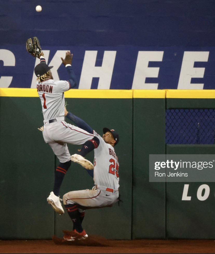 MNTwinsZealot's tweet photo. Byron Buxton caught this. https://t.co/ZjAWRwmwoV