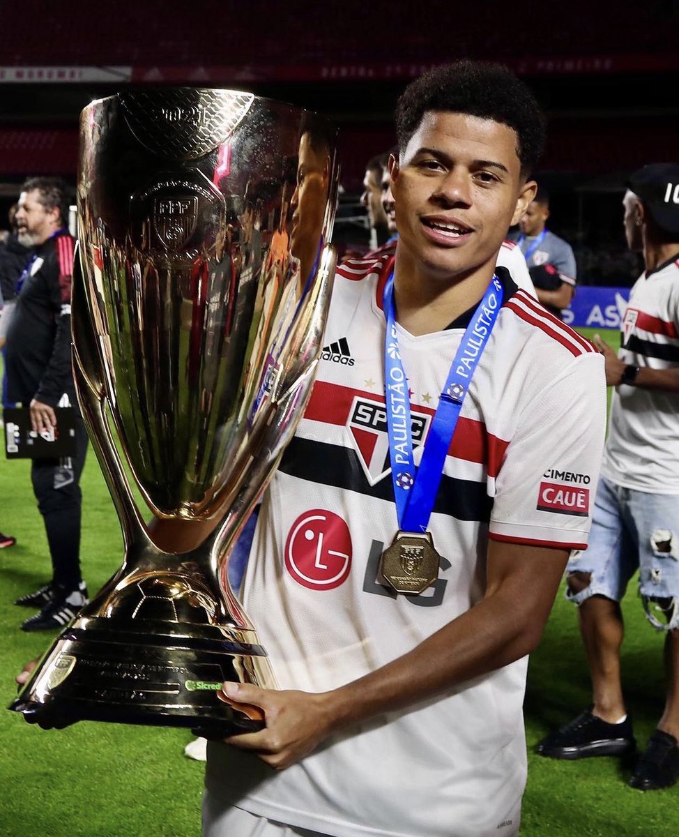 centraIsaopaulo's tweet photo. 🚨 Gabriel Sara foi vendido ao Norwich por £ 11 milhões (R$ 69,5 milhões). O São Paulo pode receber mais £ 2 milhões (R$ 12,6 milhões) caso Sara atinja metas, além de 10% de mais-valia em uma possível futura venda. [@thirfernandes]

📸 Rubens Chiri https://t.co/hqJYzdjyTn