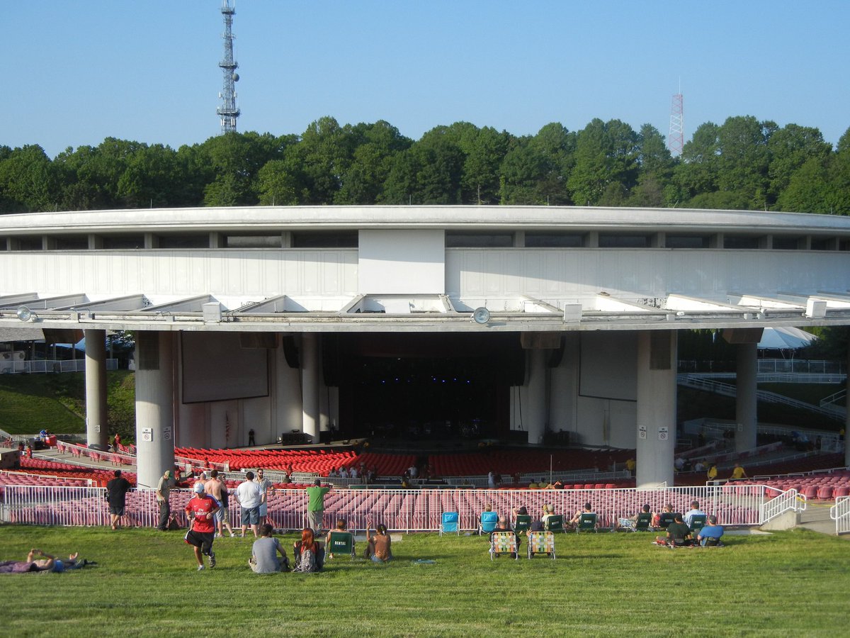 Dj4Jg2's tweet photo. Itβs officially @joshgroban Day! Going with @prgt and @Feb27Song to see JG in NJ @PNCArtsCenter on @theloosh Birthday!! Nicest way to celebrate her birthday and a belated one for me, exactly one week ago. https://t.co/ylV9d7HLk3