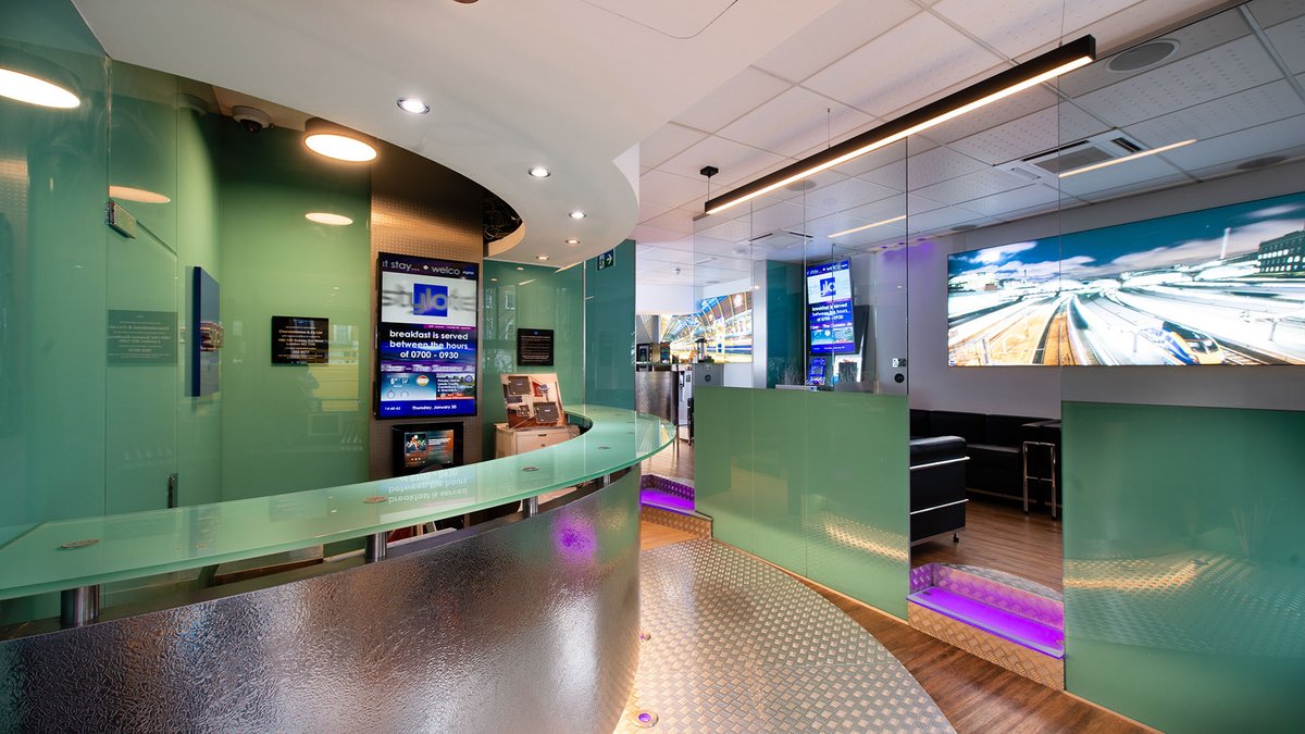 StayPaddington's tweet photo. You won't believe it's a budget hotel when you see it! https://t.co/70OAVWYQkc
#budgethotelpaddington #londonbudgethotels #stylotel @StyloSussex #Paddington #BestPlaceToStayInLondon #ThisIsTheRealDeal https://t.co/s95kwZazAr