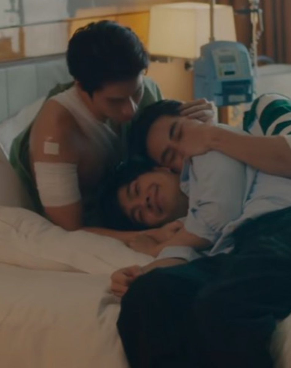 bldramass's tweet photo. #KinnPorscheFinalEP
Whattt?????? https://t.co/zYC08AplVF