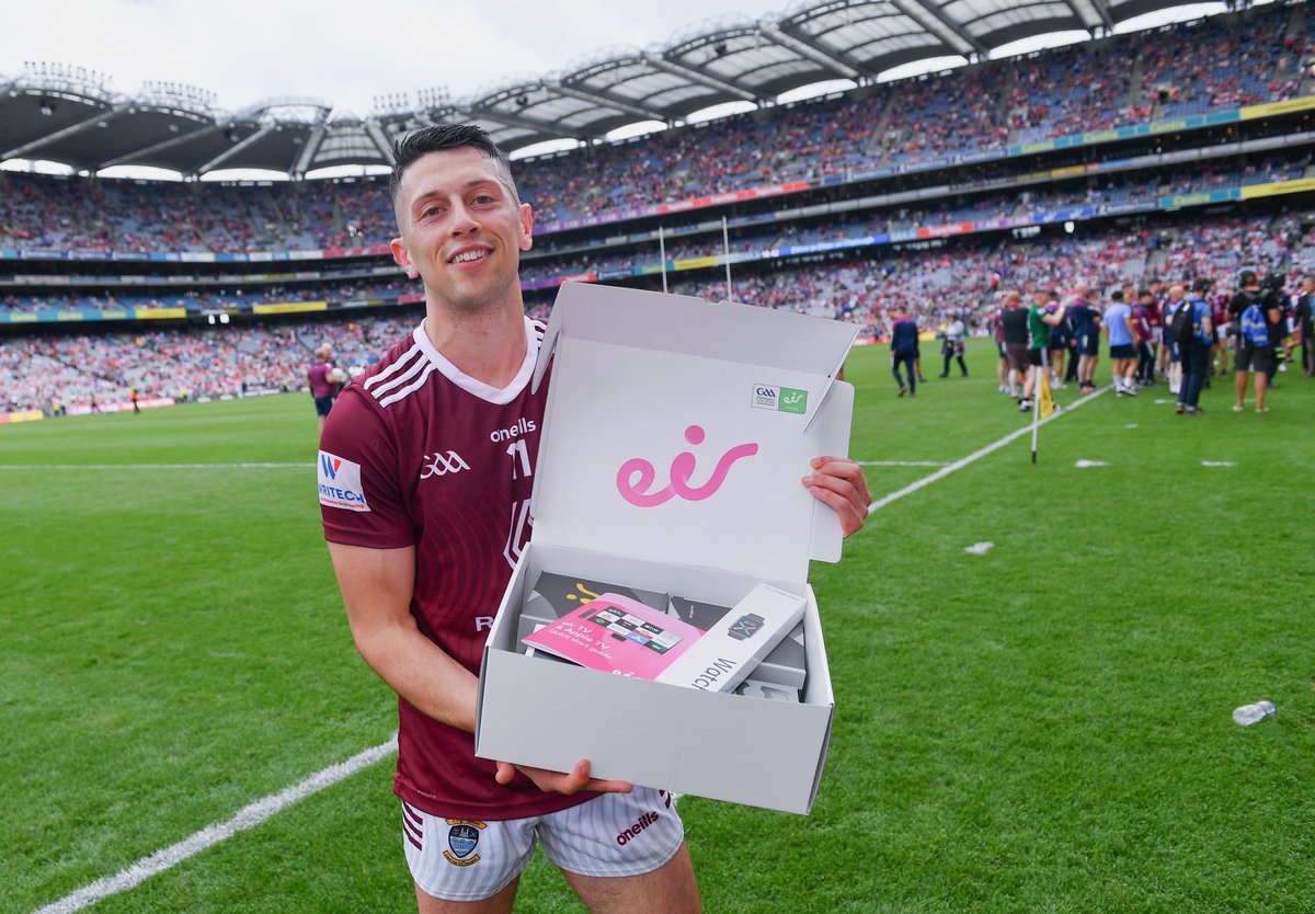 eir's tweet photo. Congratulations to the inaugural Tailteann Cup winners @westmeath_gaa and MOTM Ronan O’Toole as he picked up his eir goody box, including an OPPO Find X5 Lite, after a brilliant performance in Croke Park this afternoon.
#LetsMakePossible #ThatOneDay https://t.co/rYwtsZw2io