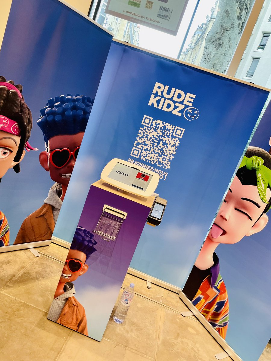#Metaverse ce WE l’enseigne  <a href="/Monoprix/">Monoprix</a> monte des #NFT en tête de gondole pour assurer la promo du métavers 
👉visite du #magasin Monoprix à <a href="/beaugrenelle/">Beaugrenelle Paris</a> Paris qui a crée un espace d'échange sur ce sujet prospectif et vendent des NFT  @RudeKidzNFT