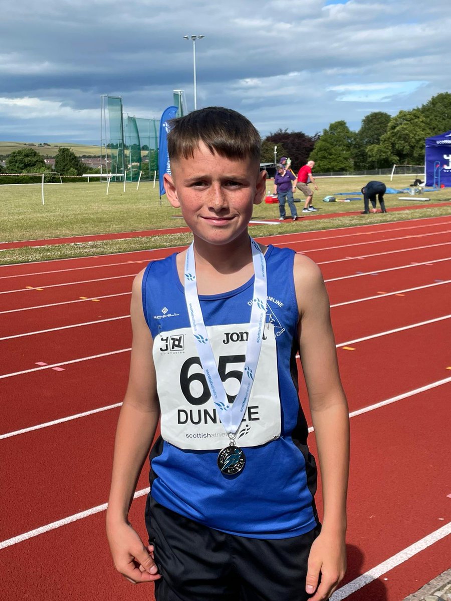 DunfermlineTnF's tweet photo. Huge congratulations to Charlie taking home 🥈 after a phenomenal 4/5 PBs in today's U13B Pentathlon. After very solid performances from Kirstin &amp; Callum, Kirstin heads into day 2 in 4th place &amp; Callum in 3rd place. Thanks to all the @scotathletics team &amp; officials for a fab day! https://t.co/PUeh47xkt5