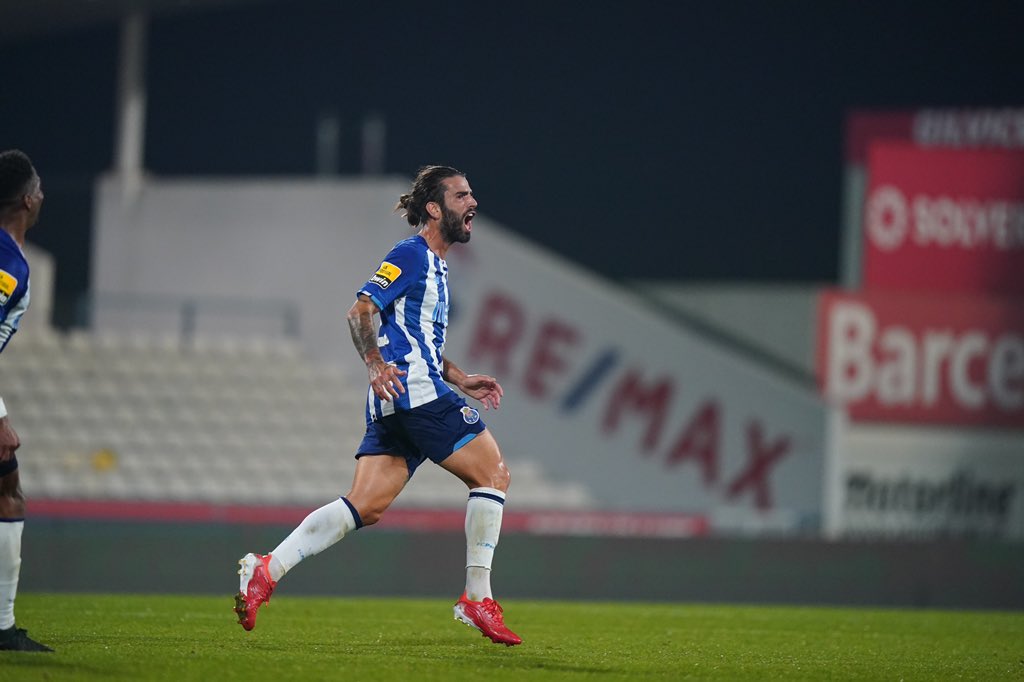 Uma vida de azul e branco 💙  Felicidades, Sérgio! 

#FCPorto #ComoNósUmdeNós