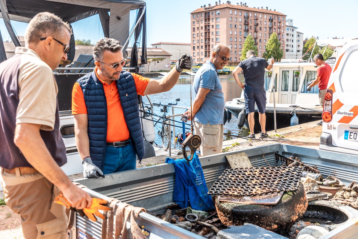 VilledeRoanne's tweet photo. 🌿🛥 Organisée conjointement par la Ville de Roanne et @suez , en partenariat avec le Club Roannais de plongée, la 4ème édition de l’opération « Port propre » de #Roanne ⚓️ s’est déroulée ce samedi 9 juillet de 9h à 12h. Toutes les infos : https://t.co/h4EEnFIlgc https://t.co/L9QcQhY54S