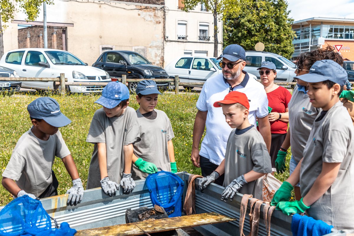 VilledeRoanne's tweet photo. 🌿🛥 Organisée conjointement par la Ville de Roanne et @suez , en partenariat avec le Club Roannais de plongée, la 4ème édition de l’opération « Port propre » de #Roanne ⚓️ s’est déroulée ce samedi 9 juillet de 9h à 12h. Toutes les infos : https://t.co/h4EEnFIlgc https://t.co/L9QcQhY54S