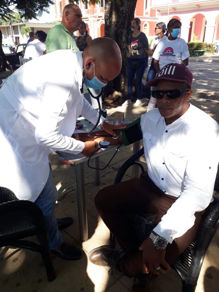 Eduardo70897732's tweet photo. Festival de Salud realizado hoy en la mañana en el parque de la Libertad en el municipio de Colón.
@HdezNaisa 
@JosSant89985672 
@WongCorrales 
@ColonSalud 
#Colon_Salud
#CubaPorLaVida https://t.co/0lbaA8ej2N