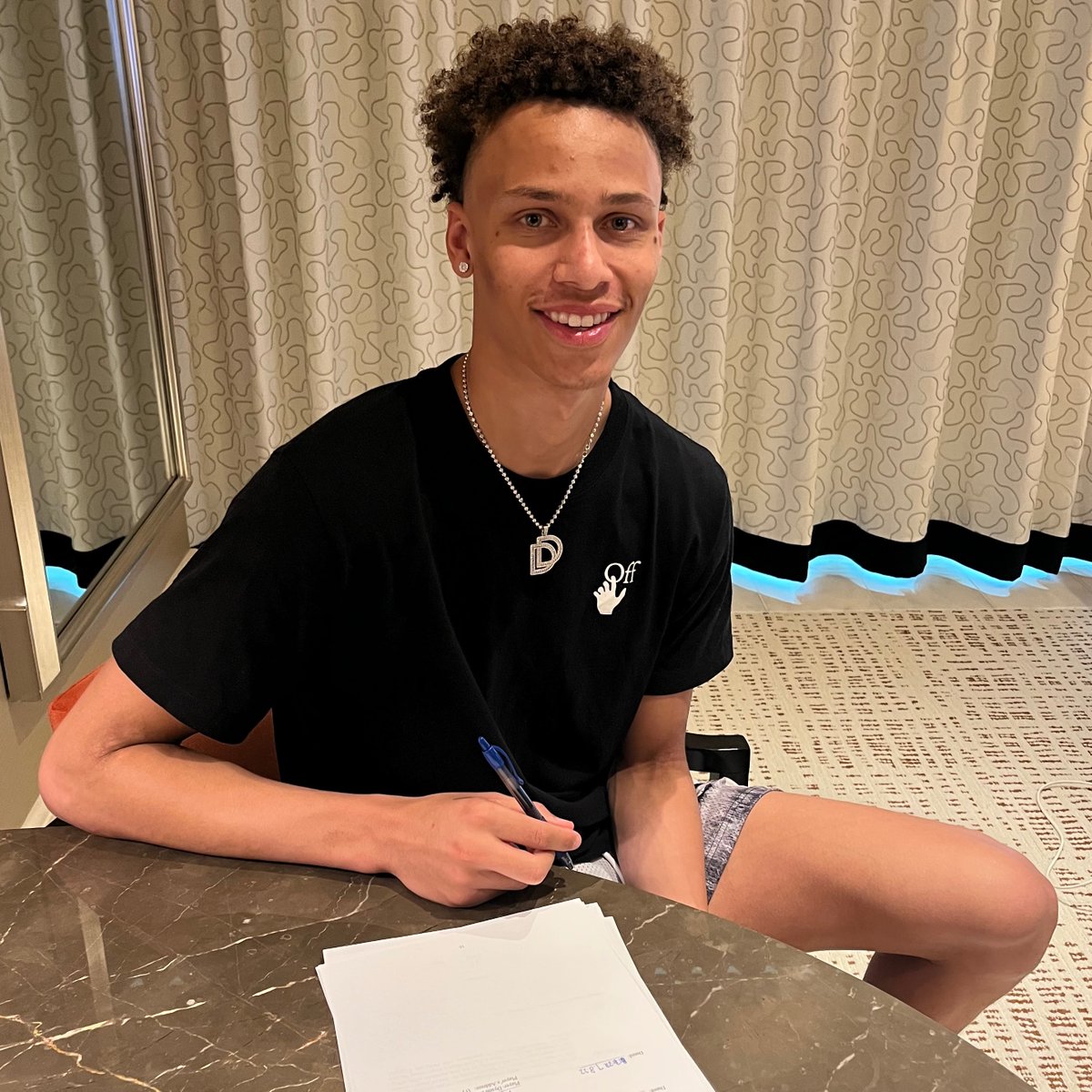 PelicansNBA's tweet photo. Official: first-round pick @DysonDaniels signs with the #Pelicans! https://t.co/JhnPE5mGAt