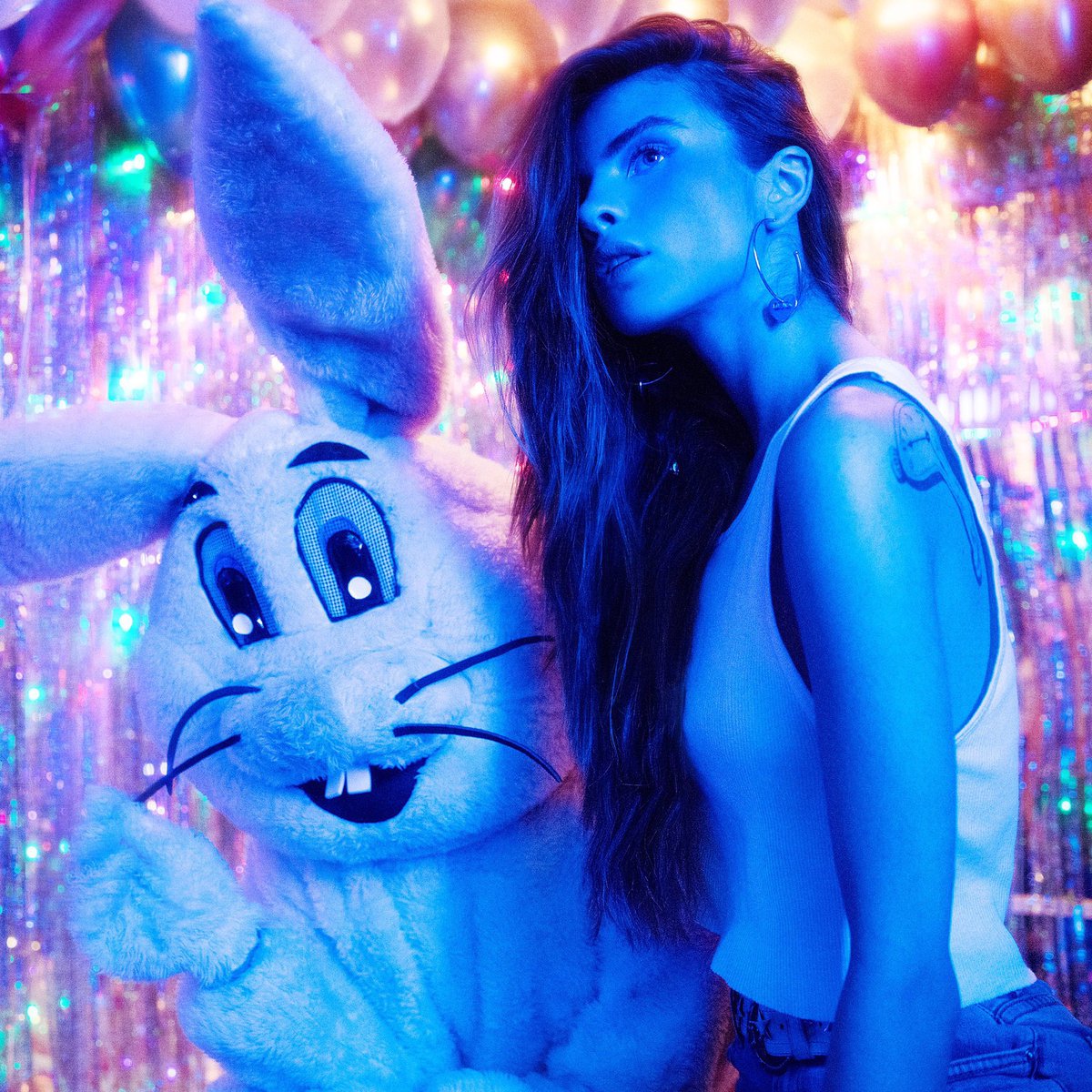 “pessoa certa hora errada” de <a href="/GIULIA/">GIULIA BE</a> recebeu certificado de platina pelas 80 mil cópias vendidas no Brasil. 🇧🇷