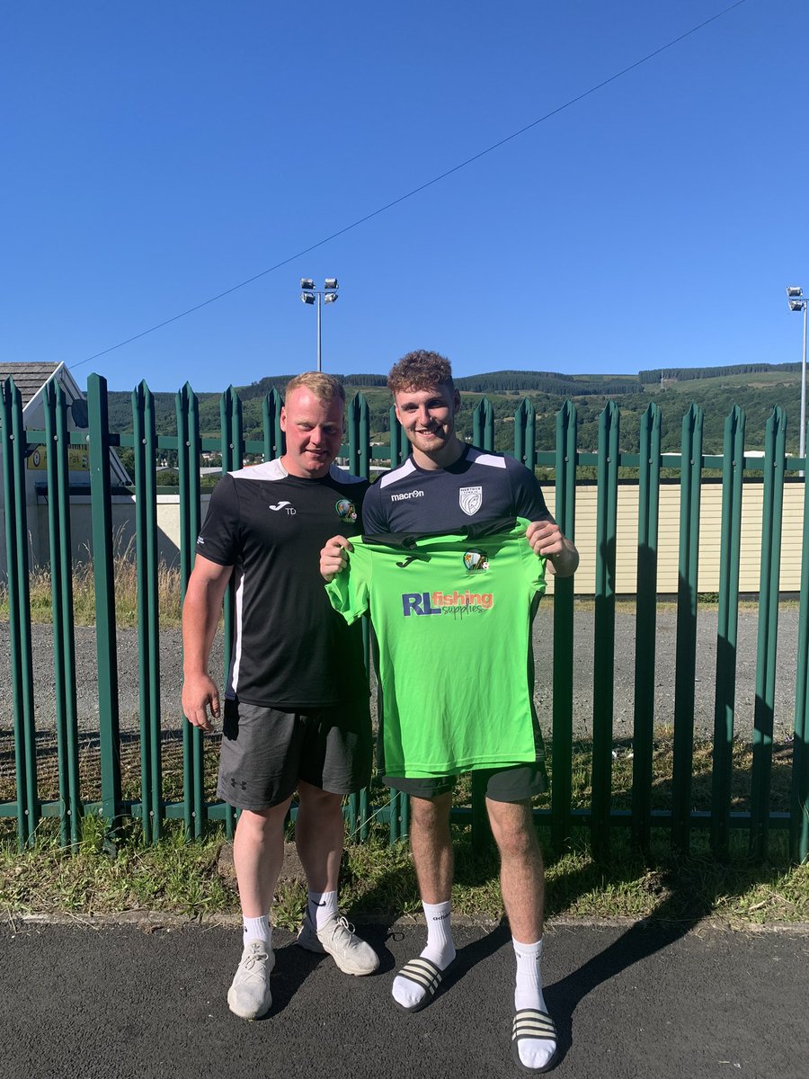 Garw_SBGC's tweet photo. 🔥Another huge signing🔥

Garw sbgc are in safe hands with will between the sticks! 

@WillThomas023 signs from @bettws_fc as one of our main targets we are thrilled to get him on board..

#graw https://t.co/G8yxxihdcC