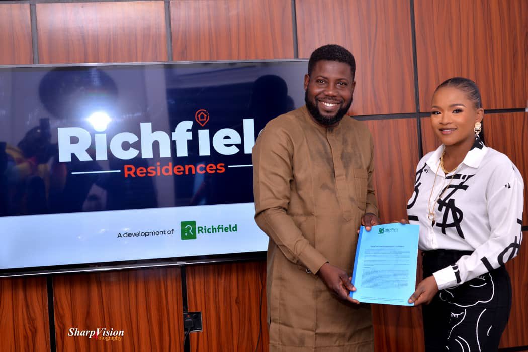 Man of Letters. tweet media