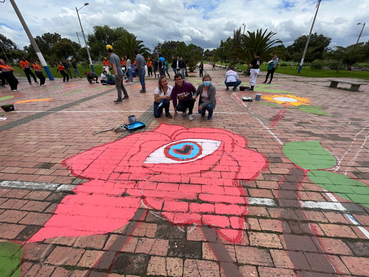 JDRiveros's tweet photo. Apropiarse del espació público es vital para su recuperación y cuidado.
Hoy, solo en Bosa, tenemos 5 #ParadasDeportivas, Feria de emprendimiento en la plaza fundacional y @habitatbogota 8 intervenciones de #CallesMagicas. https://t.co/vNgSFgp6z4