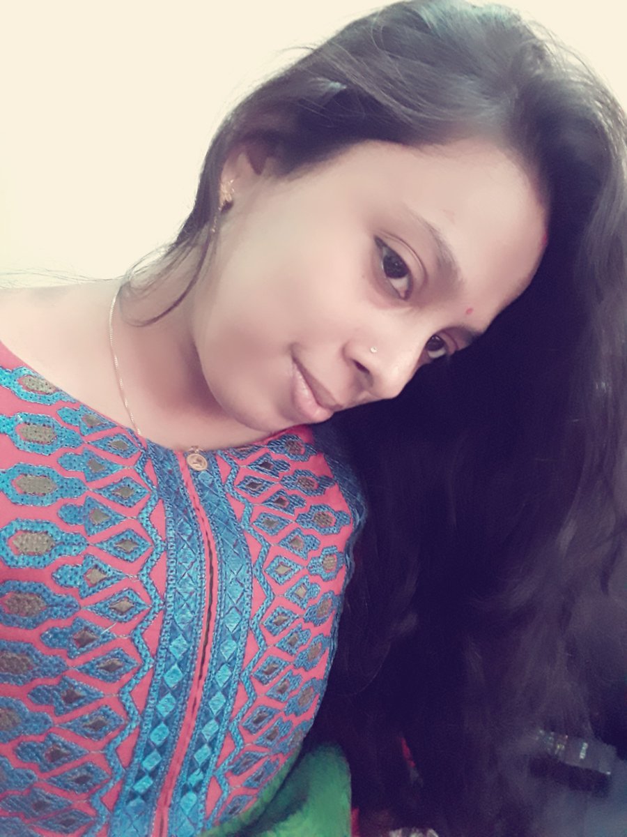 RupaPaulf's tweet photo. You are you, that's it. You are the best version of yourself. Don't ever try to convince yourself otherwise.
#lovemylife 
#lovemyself
#LoveMyShines 
#NaturalBeauty https://t.co/XpLTsQsvPK
