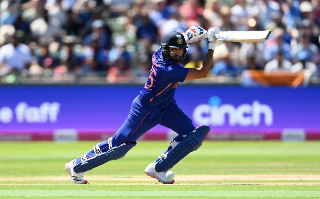 ManishaSingh045's tweet photo. Rohit Sharma - The Captain always thinks of one step ahead of the batsman, too good with the bowling changes.
He is a master when it comes to captaincy, 14th consecutive wins that's just ridiculous. 
#RohitSharma𓃵 #ENGvIND #captaincy https://t.co/cBod86Z1cJ