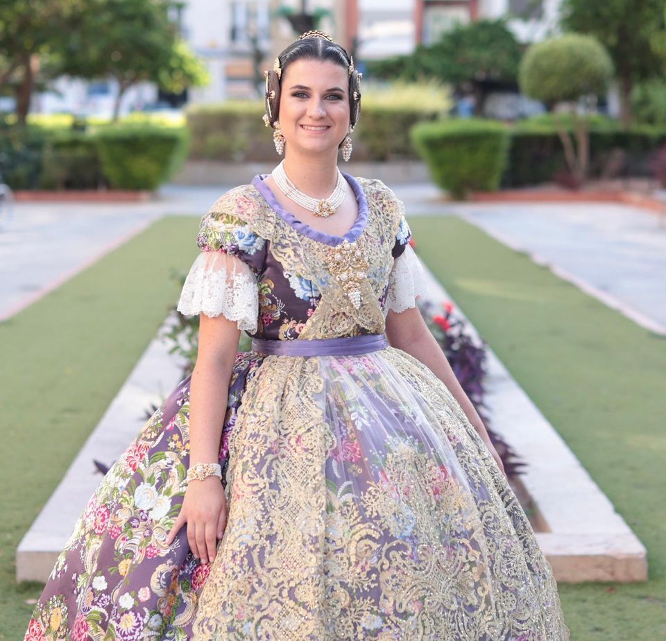 ajuntburriana's tweet photo. 🌟𝙎𝙞𝙡𝙫𝙞𝙖 𝙉𝙖𝙫𝙖𝙧𝙧𝙤 𝙂𝙤𝙙𝙤𝙨 𝙞 𝙈𝙖𝙧𝙞𝙖 𝙊𝙡𝙞𝙫𝙖𝙨 𝙑𝙞𝙙𝙖𝙡, 𝙚𝙡𝙚𝙜𝙞𝙙𝙚𝙨 𝙍𝙚𝙞𝙣𝙚𝙨 𝙁𝙖𝙡𝙡𝙚𝙧𝙚𝙨 𝙙𝙚 𝘽𝙤𝙧𝙧𝙞𝙖𝙣𝙖 𝙥𝙚𝙧 𝙖 𝙡'𝙖𝙣𝙮 𝟮𝟬𝟮𝟯 🌟
@ajborriana https://t.co/OIh4ZoMx1P