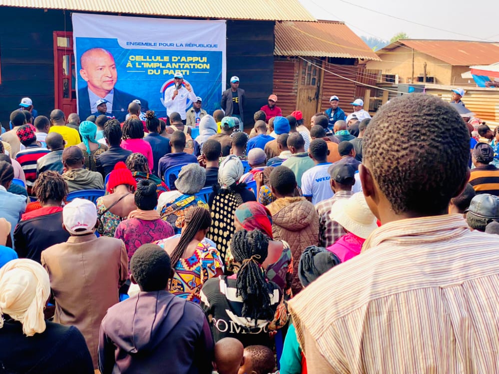 MYSTREKANAKATH2's tweet photo. #BUTEMBO:Apres l’expérimention d la stratégie à #Mususa, #Kimemi pr appliquer la stratégie adoptée par la cllule d’appui à l’implantation d’@#Ensemble_MK du Pr @#moise_katumbi , Sous l Direction d l'hon. Promesse Matofali sommes en com. Vulamba,Q.Congo ya Sika cellul de l'hôpital https://t.co/9k6I1s3OmX