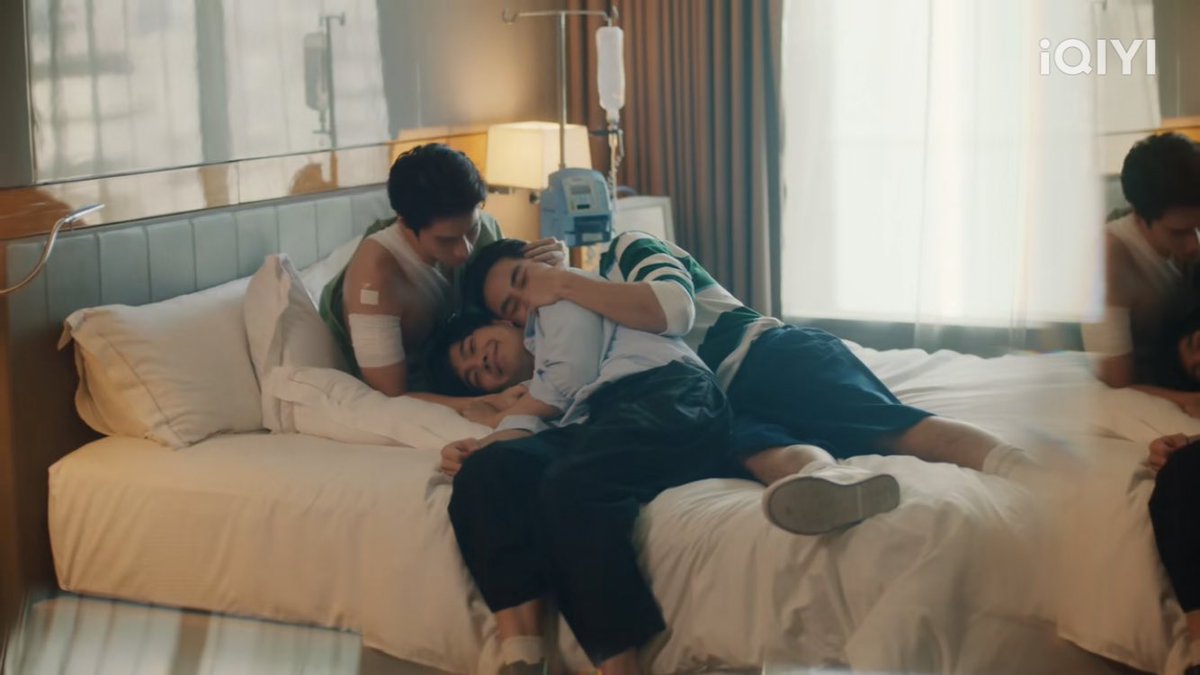 Innoyfor's tweet image. ตอนนี้กูยิ้มเเก้มปิเหมือนพีทกับมาเก้าเลยค่าา #KinnPorscheFinalEP