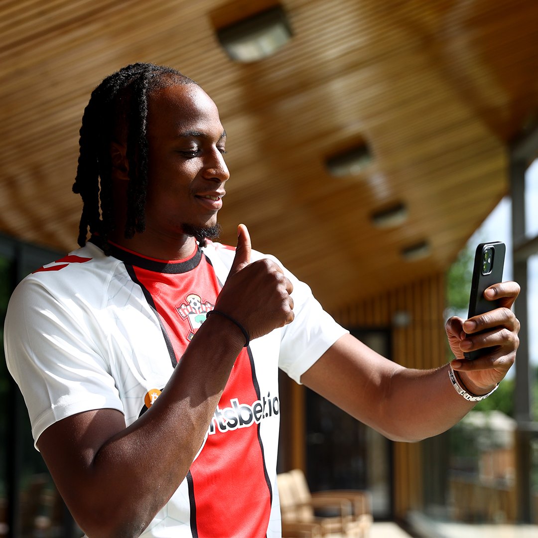 Joe Aribo joins Southampton on a four-year contract worth up to £10m with add-ons