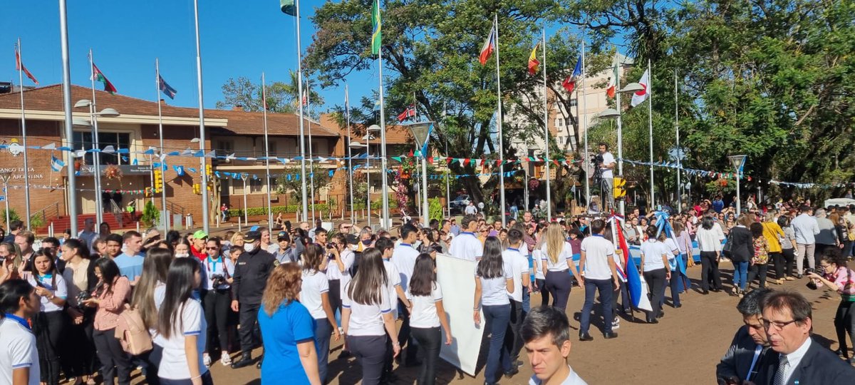CGE Misiones (@cgemisiones) on Twitter photo 🇦🇷 Acompañamos hoy al gobernador <a href="/herrerayflia/">Oscar Herrera Ahuad</a> en el acto central conmemorativo del Día de la Independencia realizado en la localidad de Oberá 🇦🇷
<a href="/jalbertogalarza/">Juan Alberto Galarza</a> <a href="/AnibalArroyos/">Aníbal Arroyos</a>
<a href="/gilsonb10/">Gilson Berger</a> <a href="/drfernandezok/">Carlos Alberto Fernández</a> <a href="/gobmisiones/">Gobierno de Misiones</a> 🇦🇷 Acompañamos hoy al gobernador <a href="/herrerayflia/">Oscar Herrera Ahuad</a> en el acto central conmemorativo del Día de la Independencia realizado en la localidad de Oberá 🇦🇷
<a href="/jalbertogalarza/">Juan Alberto Galarza</a> <a href="/AnibalArroyos/">Aníbal Arroyos</a>
<a href="/gilsonb10/">Gilson Berger</a> <a href="/drfernandezok/">Carlos Alberto Fernández</a> <a href="/gobmisiones/">Gobierno de Misiones</a>