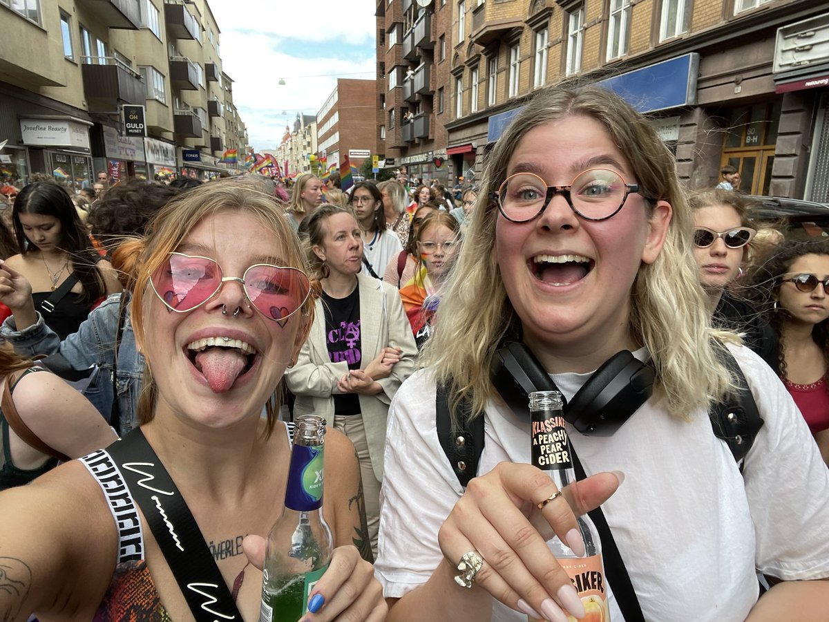 juliaadolfo's tweet photo. Idag är en dag jag är extra glad över att få bo i ett fritt land ❣️🏳️‍🌈❣️🏳️‍🌈❣️🏳️‍🌈 https://t.co/j20kIt4Os5