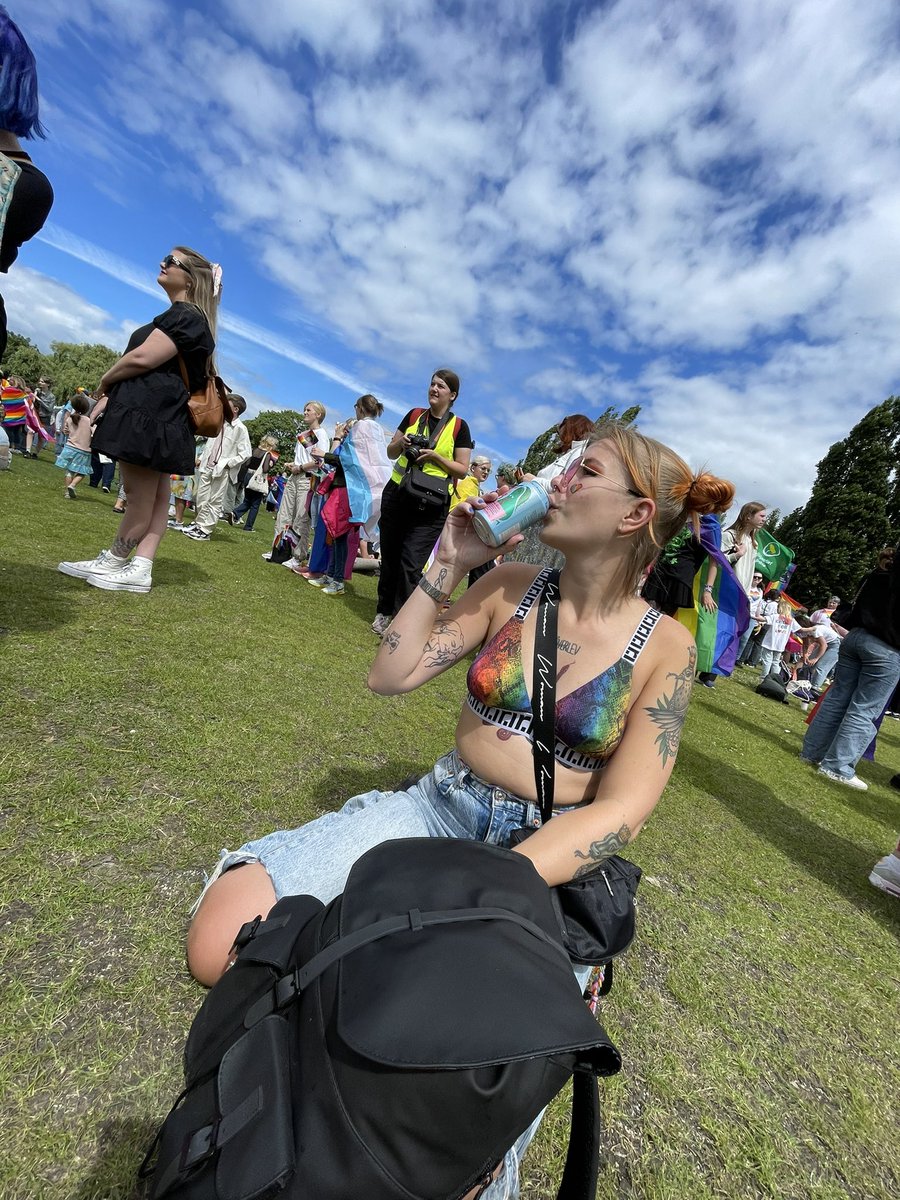 juliaadolfo's tweet photo. Idag är en dag jag är extra glad över att få bo i ett fritt land ❣️🏳️‍🌈❣️🏳️‍🌈❣️🏳️‍🌈 https://t.co/j20kIt4Os5