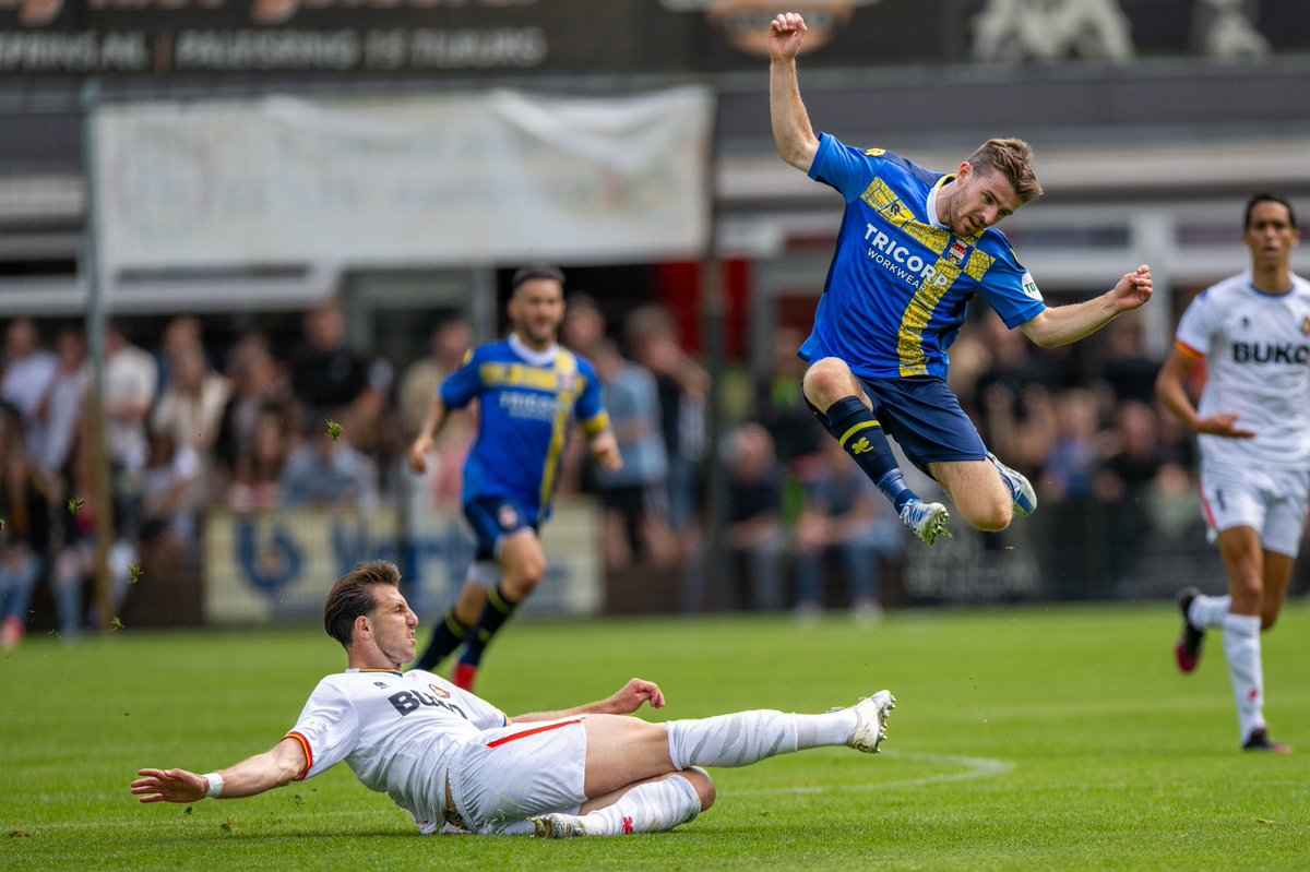 supclubwII's tweet photo. Doelpunten van Max Svensson en Nick Doodeman zorgde vanmiddag voor een 2-0 oefenzege op Telstar. In Loon op Zand speelde Willem II 70 minuten met een man minder door een rode kaart van Amine Lachkar.
📸 Erich Snijder
#SCWII #SCWillemII https://t.co/6HsbsiY1Se