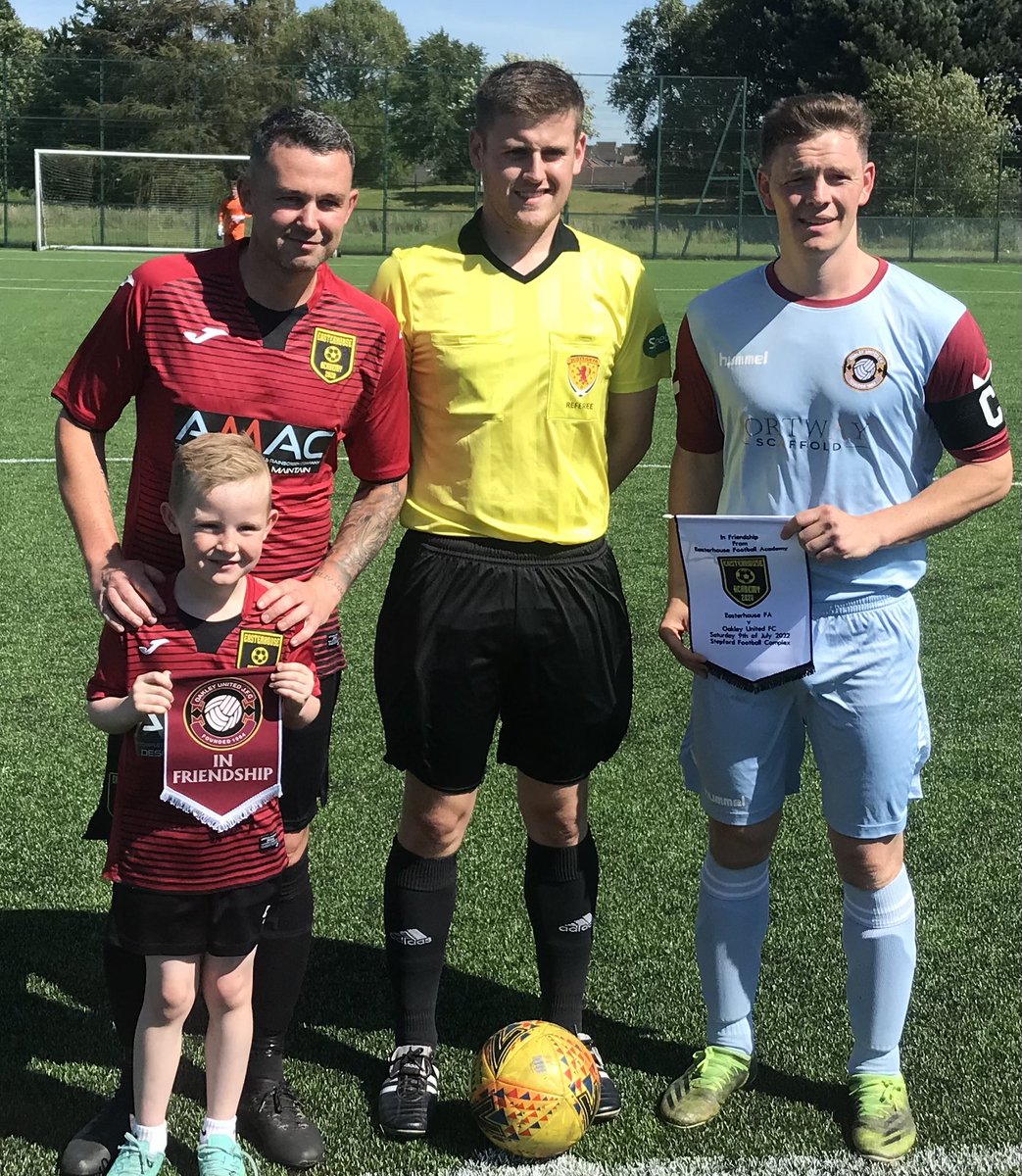 EasterhouseFA's tweet photo. Great to get started, thanks to everyone for coming along to watch our 1st game a competitive friendly vs @OakleyUnited from the @EastScotlandFA good luck to Oakley for there season ahead and thanks for coming to play us. @FARE_Scotland @OfficialWoSFL https://t.co/Xb4o7tJFNv