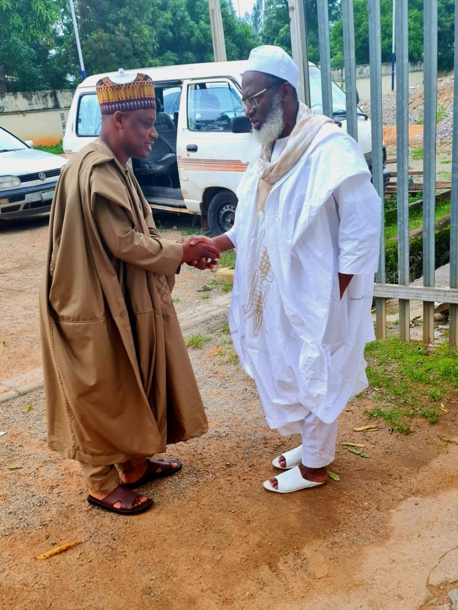 ImranJ1's tweet photo. Sallah and consultation visit to Sheik Dr. Ahmad Gummi at his residence. https://t.co/rM6oSHWfZS