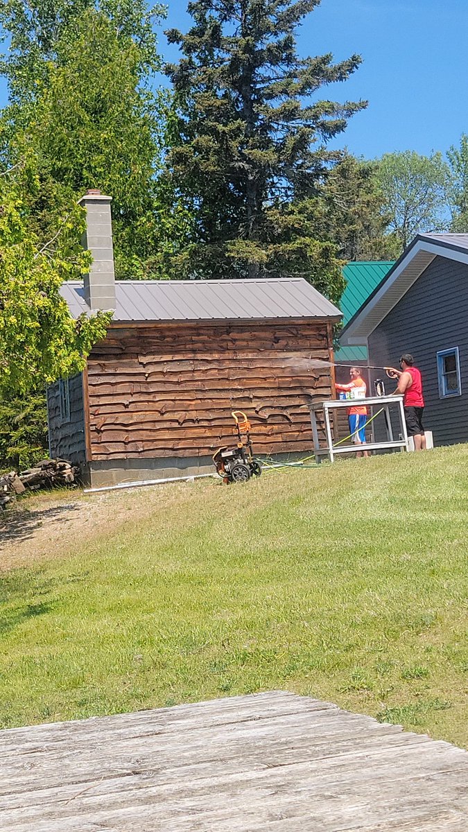 Happy Saturday #teachertwitter getting a late start. Spent the morning power washing the house on #drummondisland . Time to get some #clearthelist cleared. Drop your list for a RT and RT mine. Let’s have a great start to the weekend. 
My list 👇
tinyurl.com/VBlist22