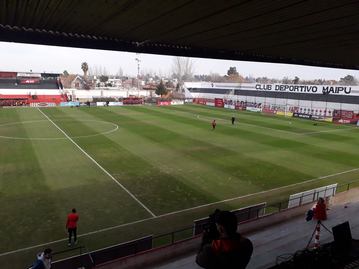 DjFatsRebo's tweet photo. Estamos en el estadio #OmarHSperdutti para @Deportivo_Maipu vs @deporriestra9 relata @diegoagrain comenta @MarkitosBarrera #MiguelContreras @contrerasma1 y como siempre por @radionihuil AM 680 FM 98.9 https://t.co/pAEayxYTJd #SentiNihuil 📻⚽️🌤 https://t.co/HaNvNrmhPk