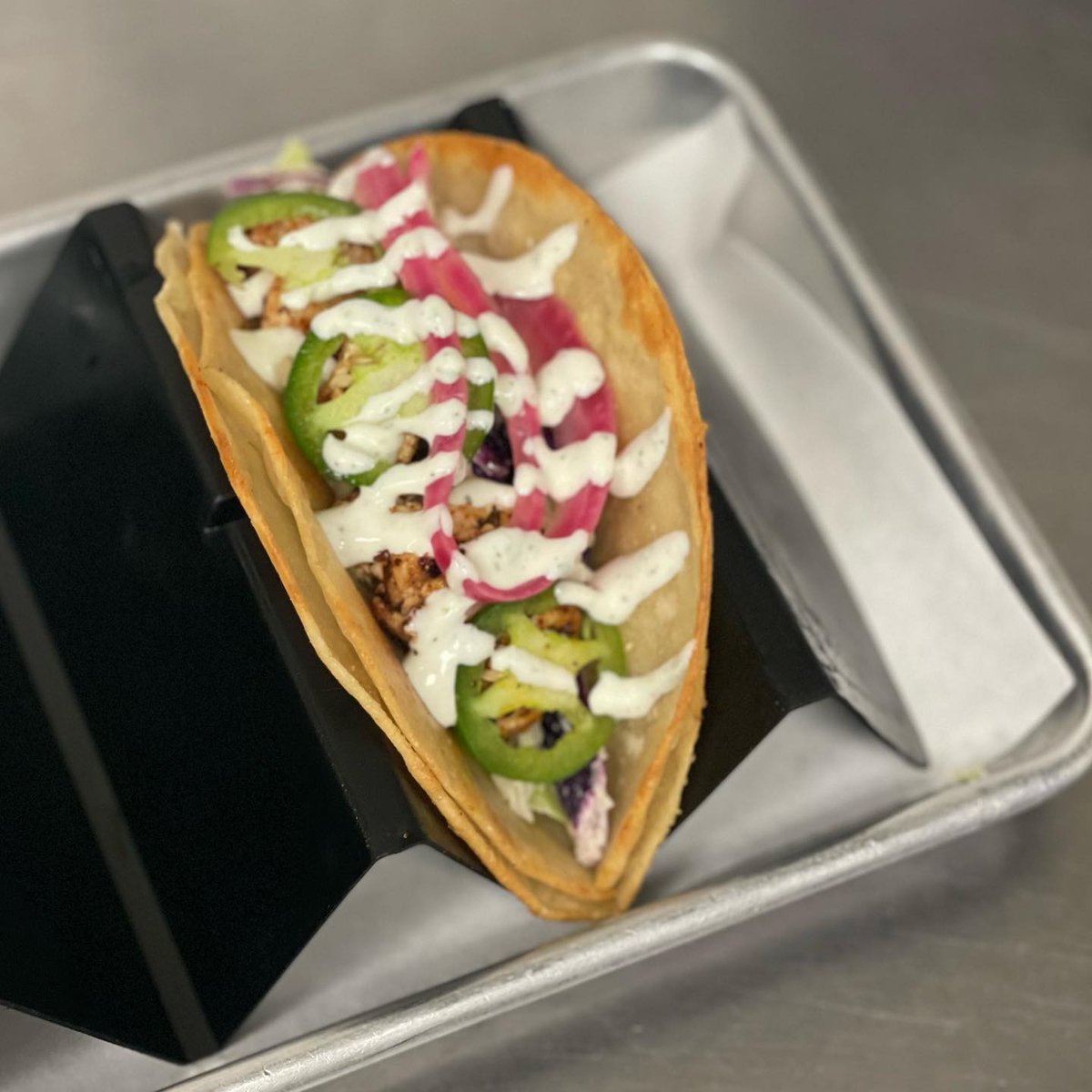 CartelTacoBar's tweet photo. 🌮Saturday Special🌮

-Grilled Mahi Tacos 
Red cabbage slaw, grilled Mahi, fresh jalapeños, pickled red onions &amp; topped with a lime crema 

#CartelTacoBar #CTBinArlington #UrbanUnion https://t.co/dn0w9kQw1F