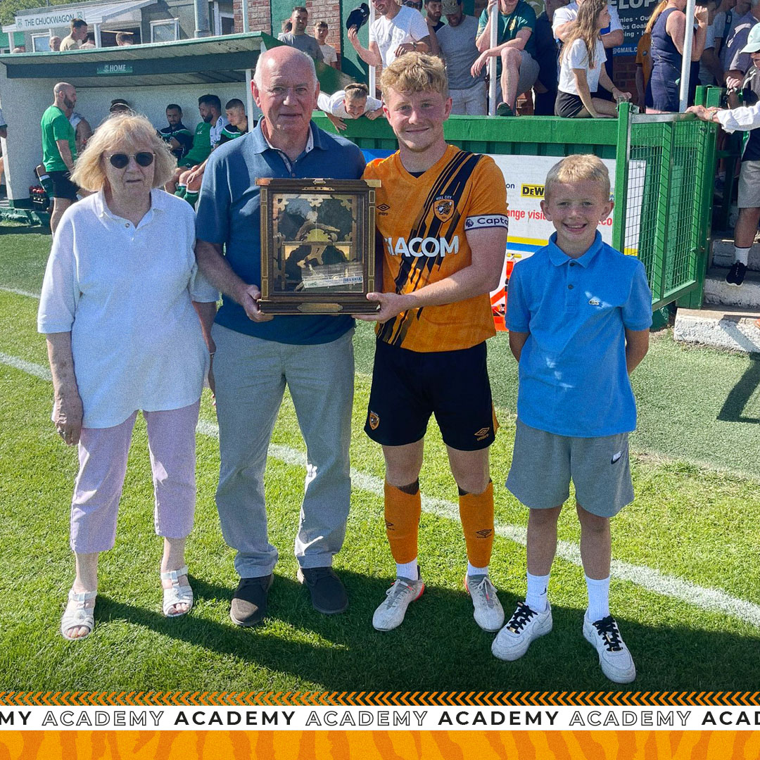 🗞️ 𝐑𝐞𝐩𝐨𝐫𝐭: Hull City Under-23s retained the Billy Bly Memorial Trophy after defeating North Ferriby FC 5-1 at Dransfield Stadium. ➡️ bit.ly/3AIB9Kh 🐯 #hcafc #hcafcU23