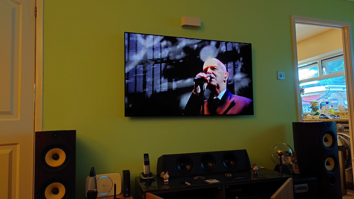 davedavemalt's tweet photo. PSB fantastic @hugzee  at Glastonbury xx https://t.co/lZLowy22g9