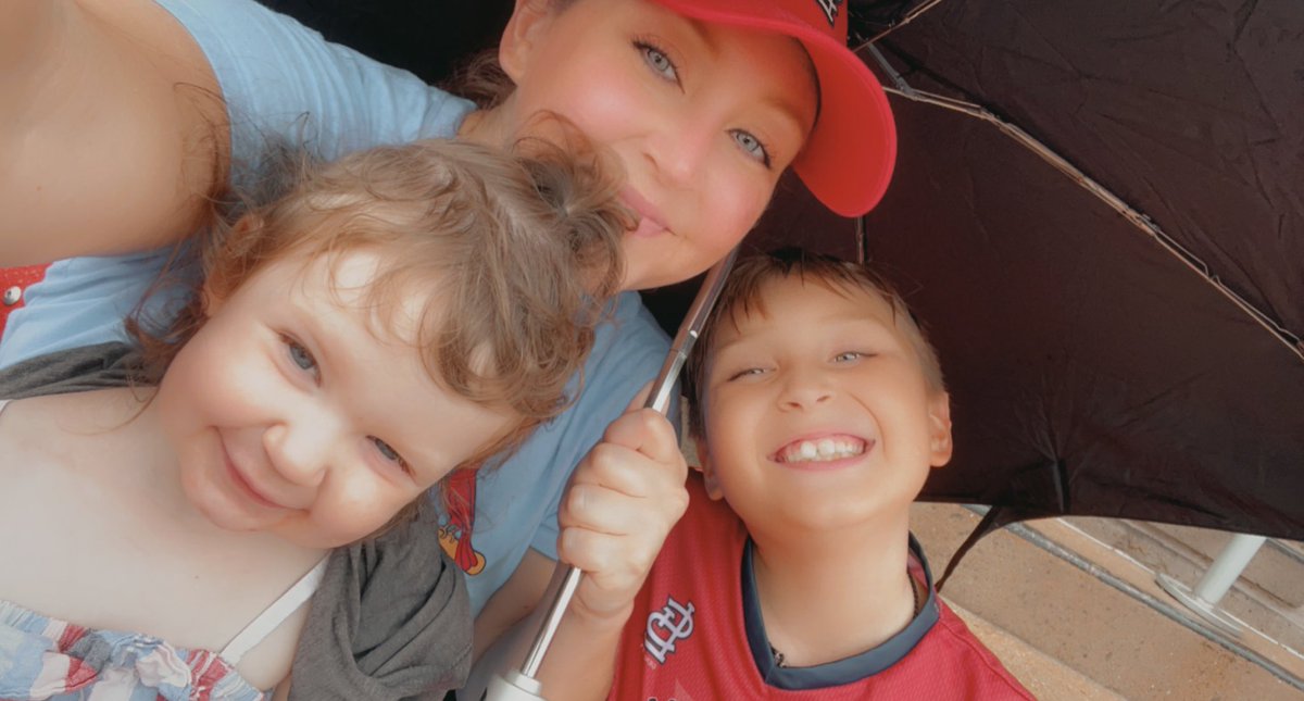 SpringTimeTeach's tweet photo. First time for my kiddos seeing the #StLouisCardinals and my first time here in SIX years! #GoCards https://t.co/YmP9jXu0fa