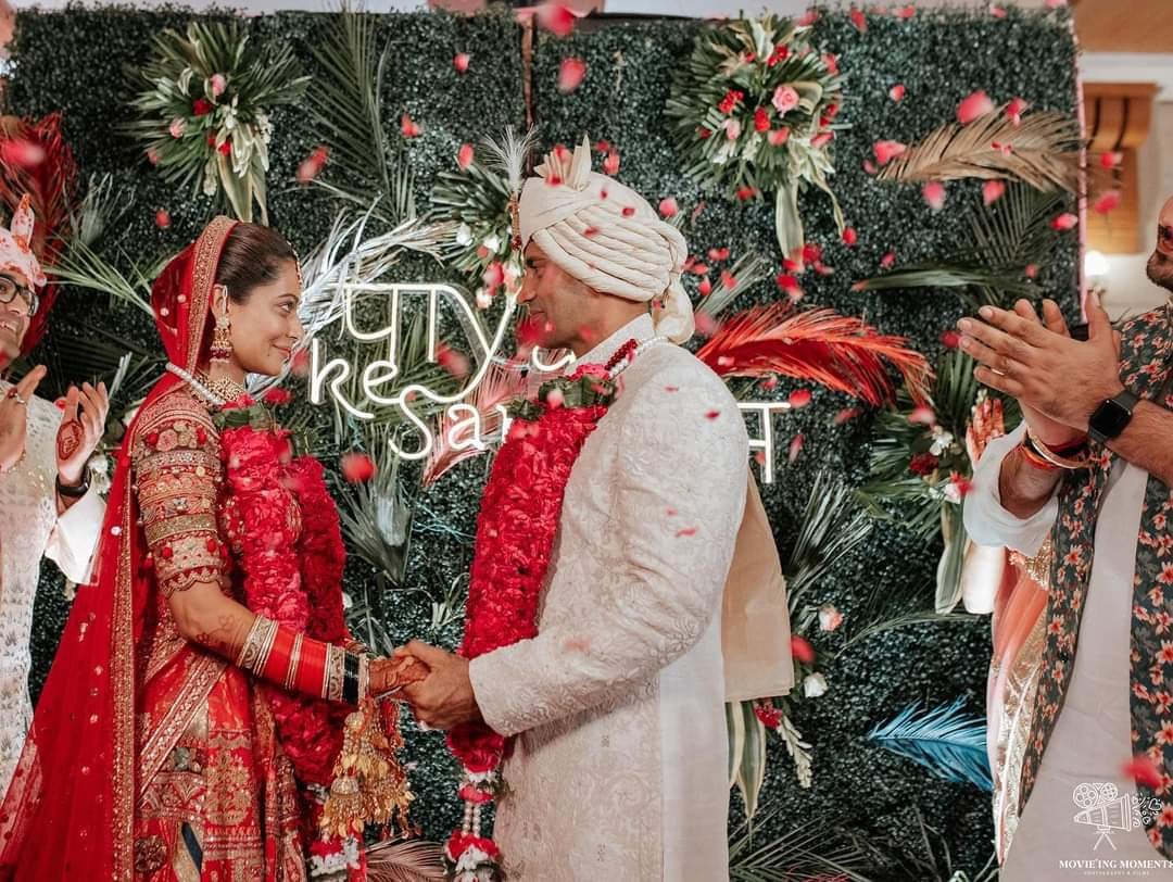 YogeshDedha's tweet photo. Congratulations to phenomenal couple..
Wish a very happy &amp; great happy married life ahead ..
@Sangram_Sanjeet https://t.co/hHVygCOvnH