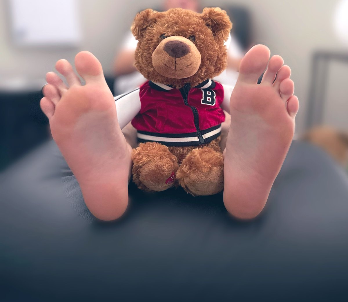 MrRomanFootman's tweet photo. I hope you guys have a great weekend! I just added a new video to my OF and @Feetfinder be sure to check them out! 

#FOOTFETİSH #footfetısh #onlyfansguys #sellingcontent #Sellingcontents #onlyfans #onlyfanspromo #malefeetworship #malefeet #malefeetlover #brazilianguy #cubanguy https://t.co/G8wj0EUfkq