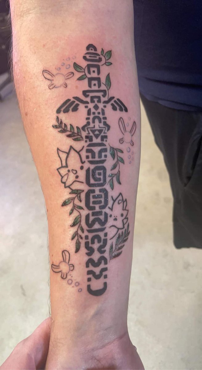 OctoBitTV's tweet photo. My 1st Tattoo! 😍
Not done yet. I have to go back to do the rest of the coloring. I am in love with how it's going.
#zelda #zeldabotw #BOTW #tattoo #firsttattoo #zeldatattoo https://t.co/2vW3CVewuM
