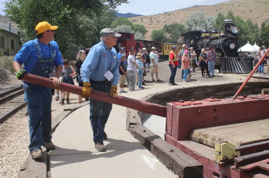 Locomotives steam up in Carson City (photos) - Nevada State News buff.ly/3IqrycB