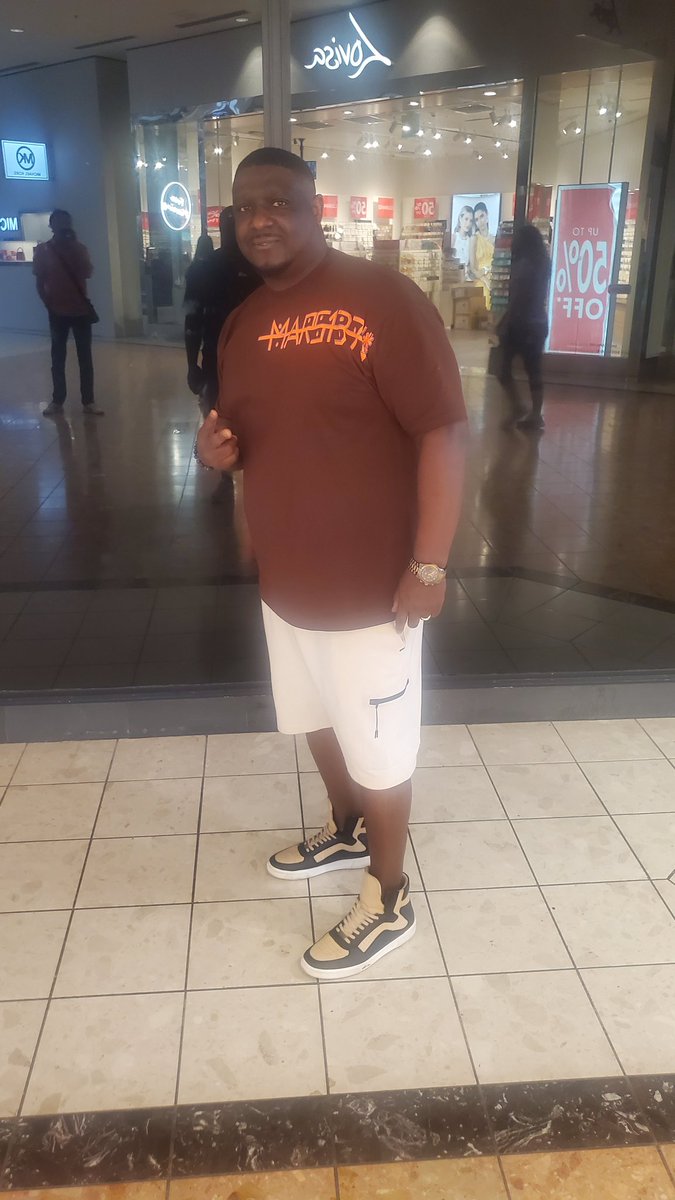 fwills's tweet photo. @sauceteam23 Thanks for the merch nephew. https://t.co/frgBpOejcJ