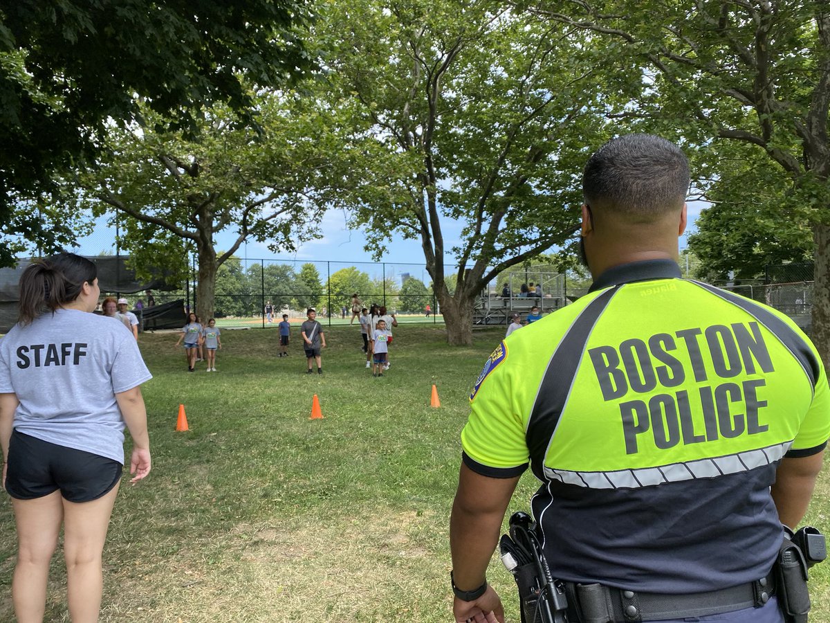 BCEengagement's tweet photo. Just a glimpse at the first of several #BPDfielddays this season w/@BostonParksDept sports centers! #policepartherships TY to @boston_pal & @BostonPatrolmen for their generous support to make these happen! #BPDicecapades🍦#eastie #A7 #BCE #K9unit #CWBU #cadets @bostonpolice https://t.co/I2o0hmLvYQ