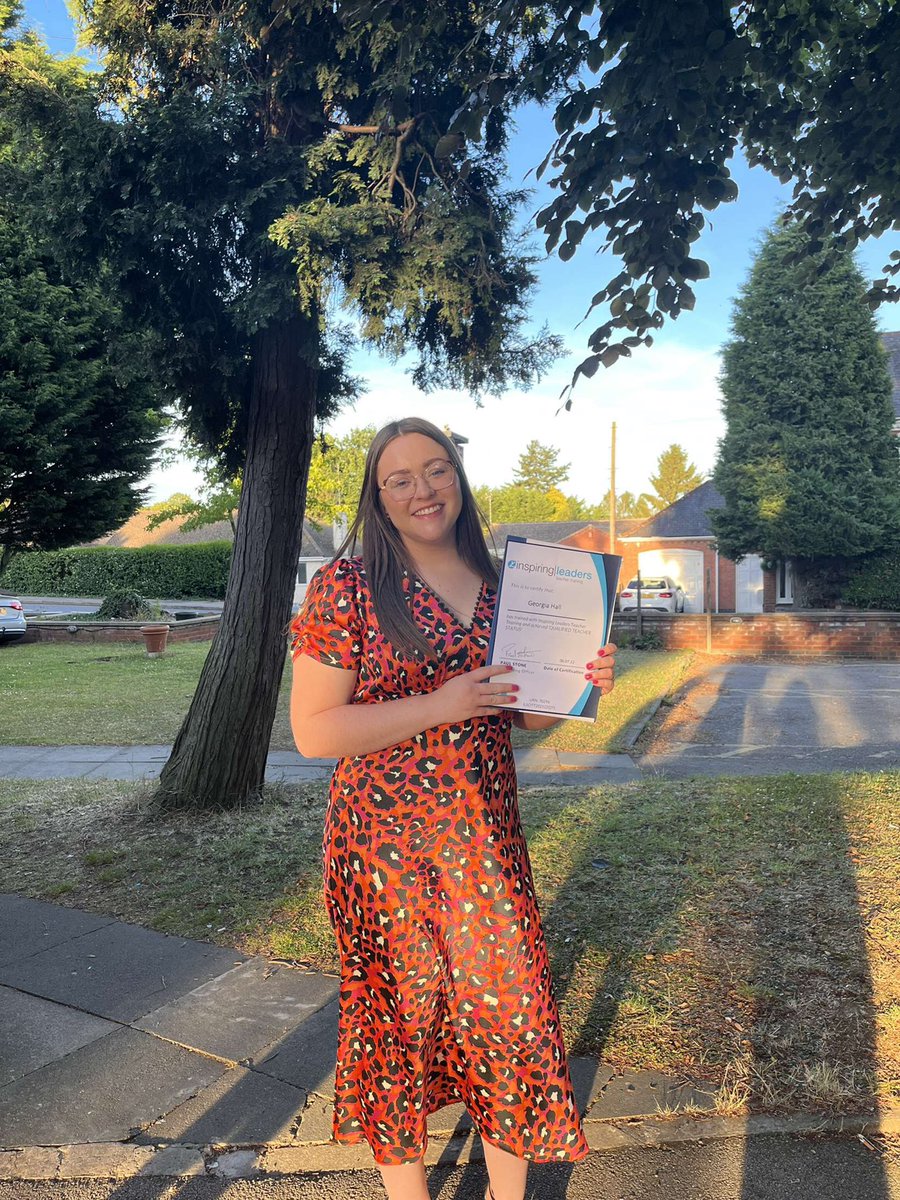 MissHal48923679's tweet photo. After a long and hard 4 years I can finally say I’m a qualified teacher. No one said it was going to be easy but everything is so worth it for this moment 🥳 
@ILSCITT has made me believe in myself in ways I couldn’t imagine
The only way is up from here 💞 https://t.co/0b7H5n3rAE