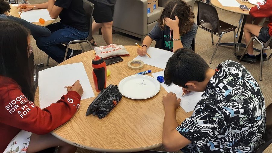 sanjosevegas's tweet photo. They learn by creating, get together with students and teachers from other cities in the country, and enrich their lives both culturally and educationally.🤖🤩🙌🏼(2/2)
#OurMegaCSJV #GlobalCitizen #TGLE https://t.co/Jh7lN9Icph