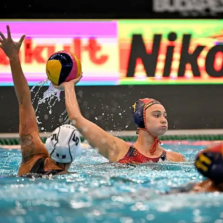 CNRUBI's tweet photo. 🤽 Les waterpolistes del Club Elena Ruiz (@elena11ruizz) i Dana Gerschcovsky (@Gerschco) van disputar del 20 de juny al 3 de juliol el 19è Campionat del Món FINA 2022 amb la selecció espanyola i la selecció argentina respectivament.

📰 Amplia la notícia: https://t.co/FXiMmt1EWM https://t.co/lcsJBRGseU