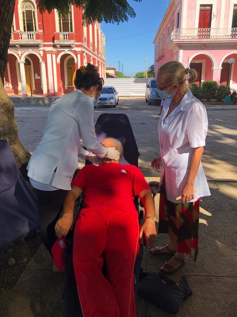 MarlenCabreraC2's tweet photo. Se realiza festival de salud en el parque de la libertad de Colón con realización de pesquisa de cancer bucal, cancer de prostata, venta de MNT, pesquisa de HTA,DM prevención de Arbovirosis.
#ColonEnVictoria 
#ColonPorLaSalud 
@WongCorrales https://t.co/lXnsTL0Nb0