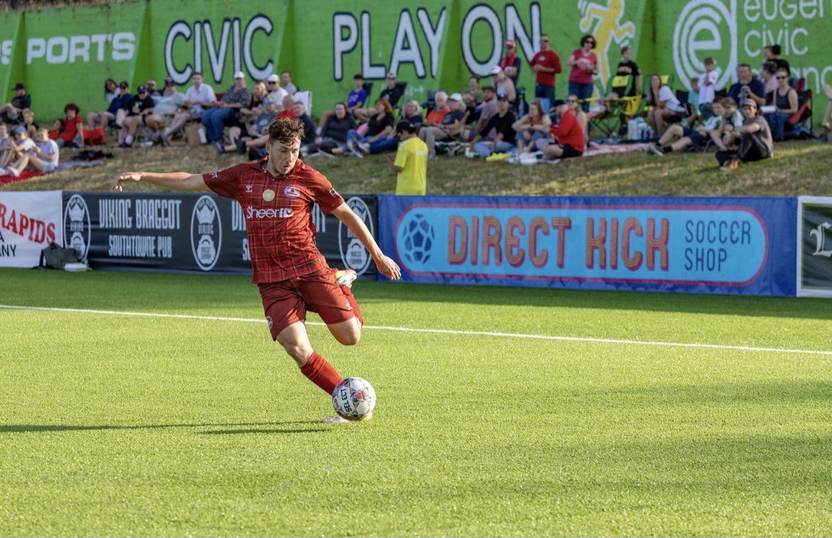 LaneUnitedFC's tweet photo. Nothing beats a sunny game day at Civic Park! ☀️ 💪 The Reds will hit the road tomorrow for another match against @pdxfootballclub! Photos by Barbara Minkler. https://t.co/QWEAl5DgjV
