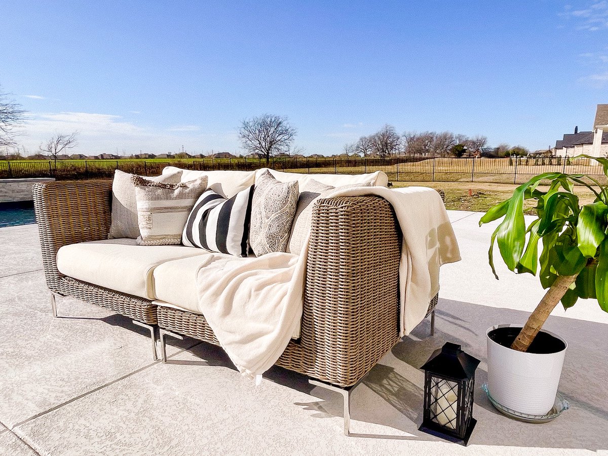 LiveOuter's tweet photo. Feeling elevated in Texas.
#liveouter #neighborhoodshowroom #outerirl #outdoorfurniture #outdoorliving https://t.co/mAmfusWGoT
