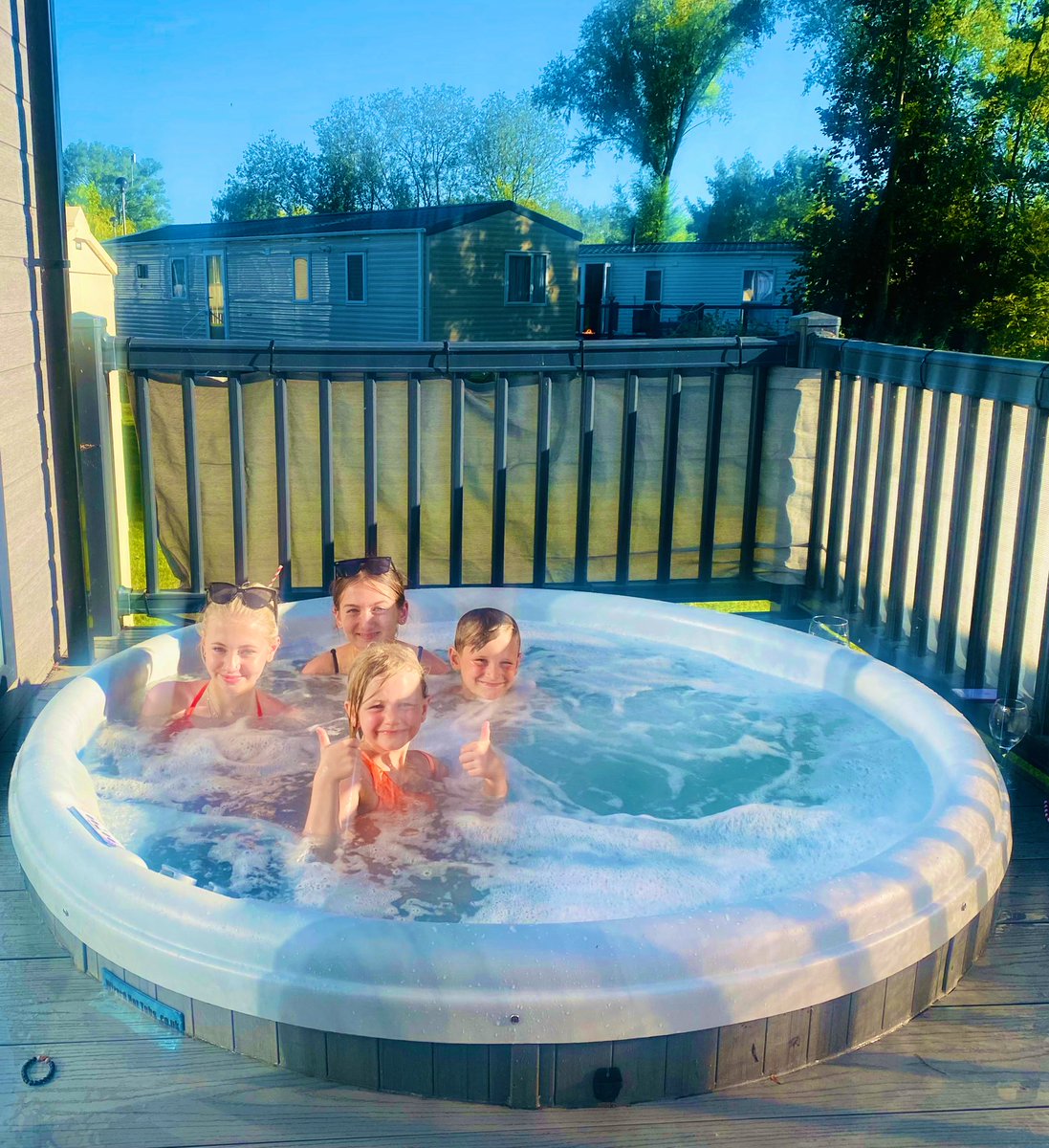Enjoying a mini break at the <a href="/LeicesterPolFed/">Leicestershire Police Federation</a> Tattershall lodge in this amazing weather🌞
Just one of the perks of being a Group Insurance member…on top of the fantastic benefits of course!